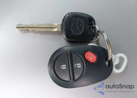 2017 Toyota Sienna L 7 Passenger z USA, uszkodzony, nr VIN 5TDZZ3DC4HS873164